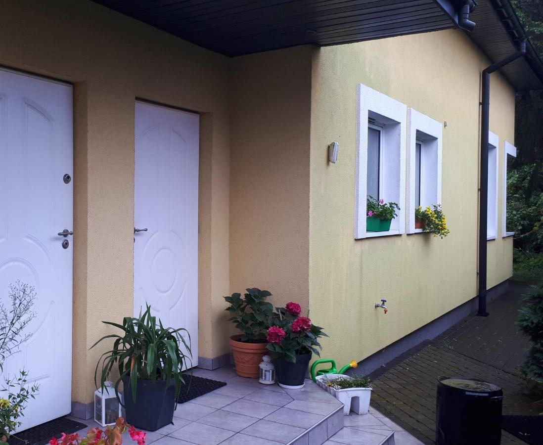 Apartament Z Parkingiem Varşovia Exterior foto